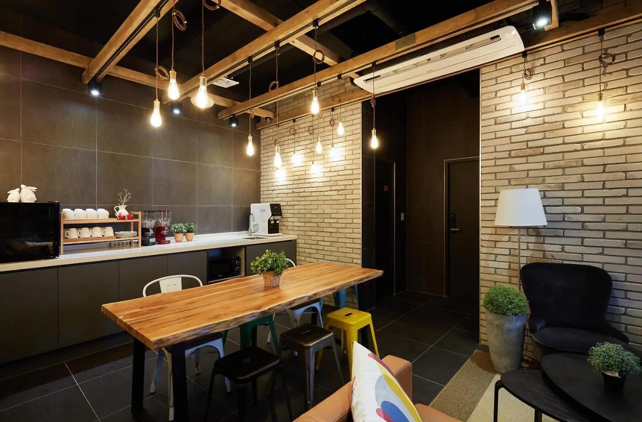 Hostel Cleo Seoul Hongdae